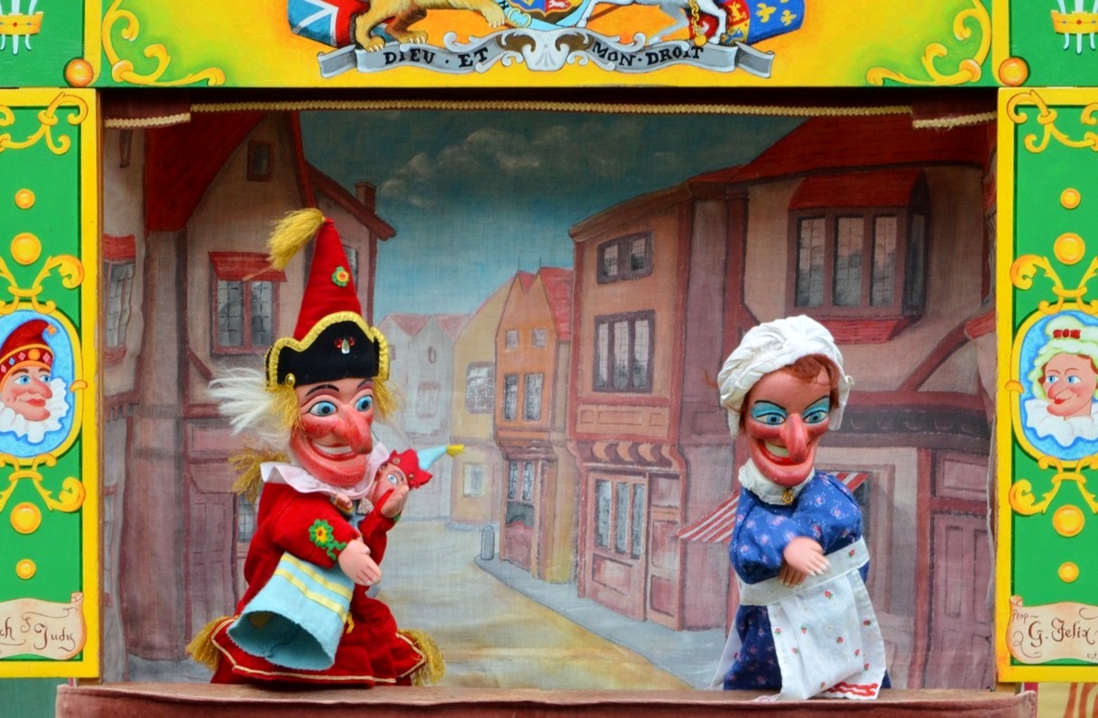 A traditional Punch & Judy puppet show in Islington (Photo by Jonathan Lucas)
