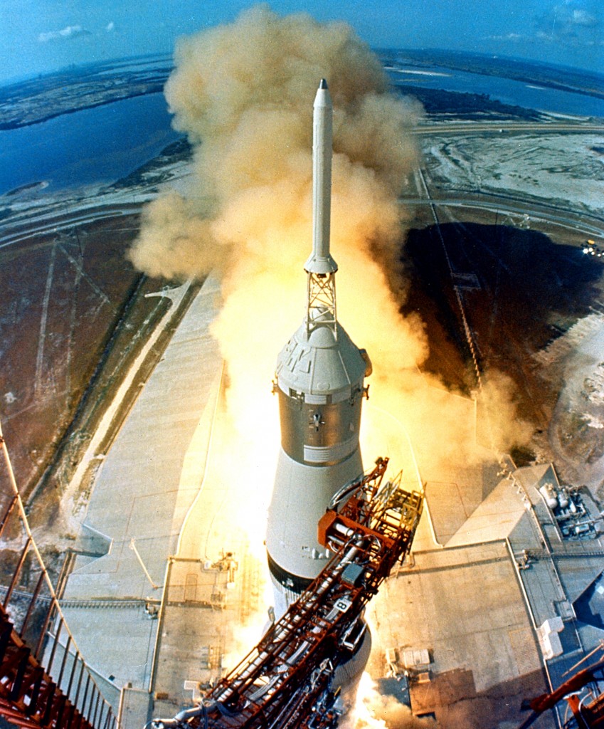 Apollo-11 Saturn V-rocket launch 1969 Kennedy Space Center Nasa Neil Armstrong Buzz Aldrin Moon
